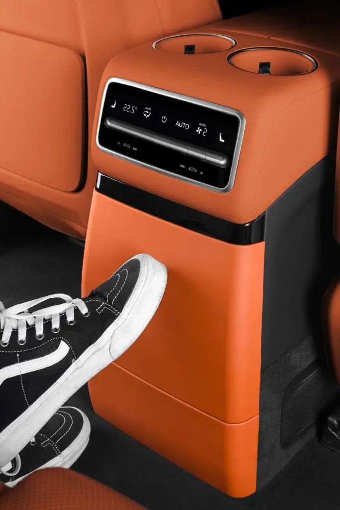 Защита на холодильник Lixiang L6, L7 Max, Ultra, с застежкой, оранжевого цвета, из 2х элементов