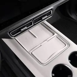 Силиконовая вставка на центральную консоль для беспроводной зарядки Lixiang L6,L7,L8,L9, Белого цвета, до рест 2023