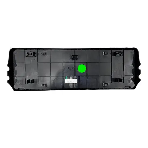 Передний подиум Geely Monjaro