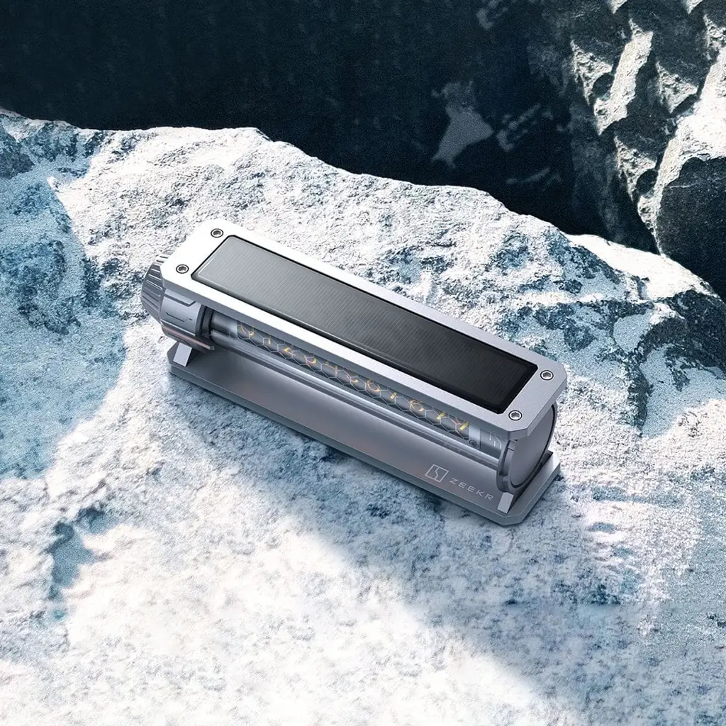 Автовизитка, авто табличка Zeekr, с подсветкой на солнечной батарее