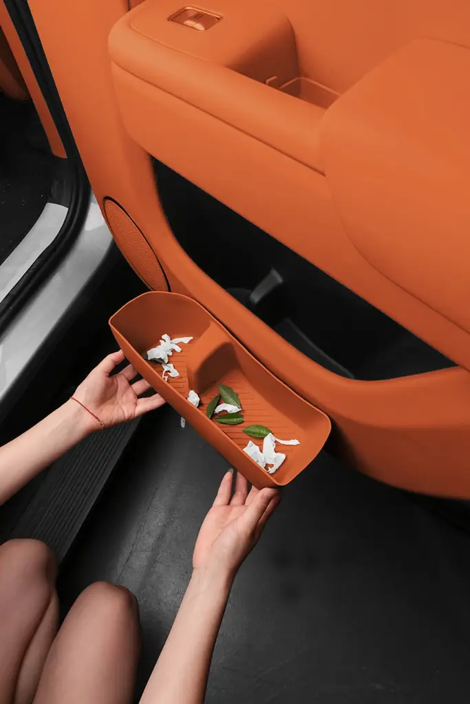 Силиконовые накладки в дверную карту, на задний ряд Lixiang L6, оранжевого цвета, комплект 2 шт