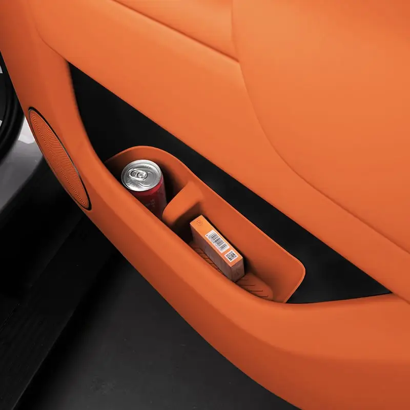 Силиконовые накладки в дверную карту, на задний ряд Lixiang L6, оранжевого цвета, комплект 2 шт